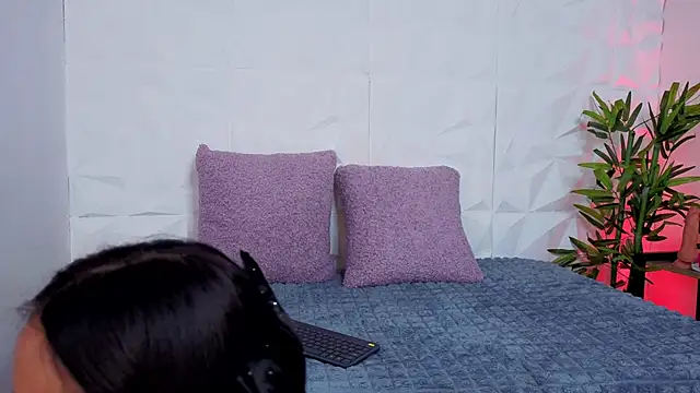 AuroraLanee  online show from 11-10-25, 06:40