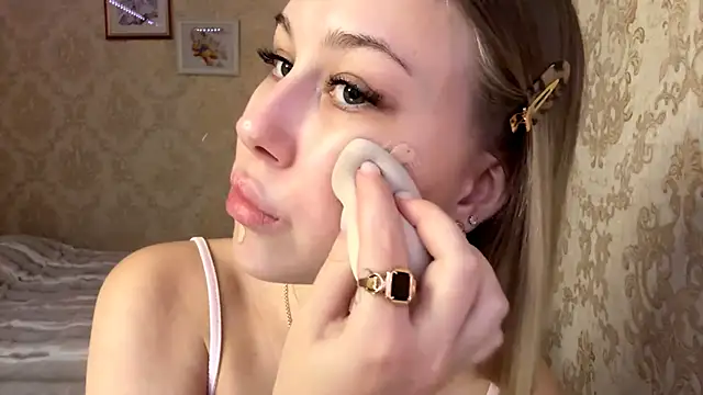 Rose Lachrymose online show from 11-07-25, 12:49