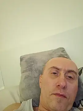 Snapshot of TirelessLot3 chatting on 03-09-26, 10:25 TirelessLot3 online show from 03-09-26, 10:25