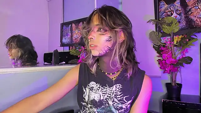 luxiel  online show from 11-26-25, 10:44