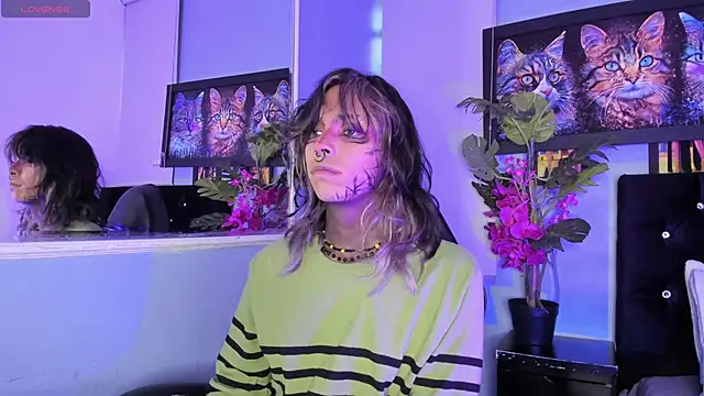 luxiel  online show from 11-27-25, 10:23