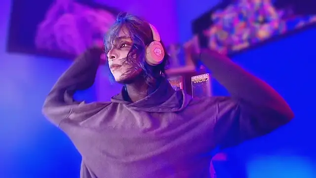 luxiel  online show from 03-11-26, 11:22