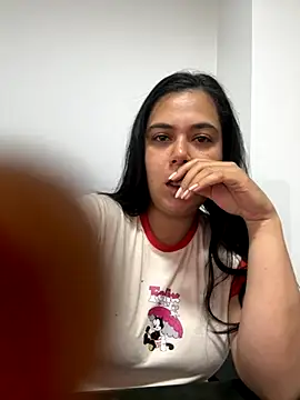 LorieFerrer online show from 09-19-25, 05:13