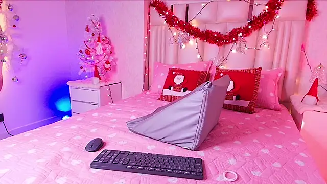 alanarose18 online show from 12-14-25, 07:18