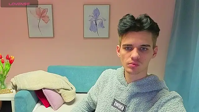 Snapshot of LiamMerci chatting on 11-10-25, 07:18 LiamMerci online show from 11-10-25, 07:18