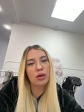 Snapshot of KilianaNoir chatting on 02-16-26, 08:21 KilianaNoir online show from 02-16-26, 08:21