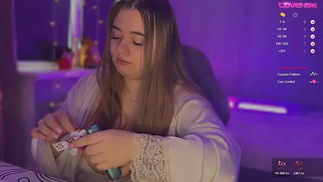 Snapshot of AmeliaMiles chatting on 02-25-26, 08:02 AmeliaMiles online show from 02-25-26, 08:02