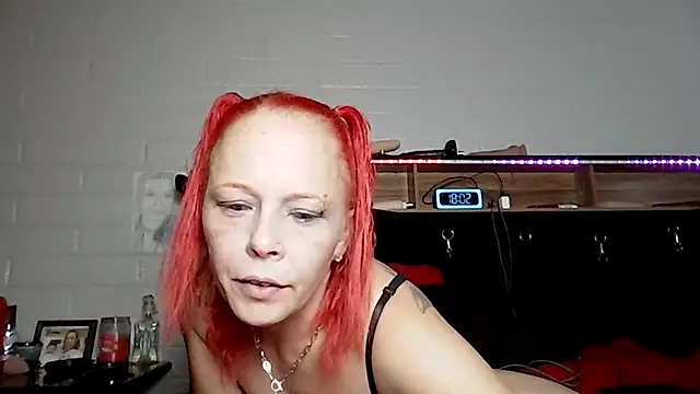 Snapshot of nikkibae33 chatting on 07-27-26, 01:01 nikkibae33 online show from 07-27-26, 01:01