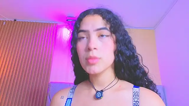 Snapshot of paulina__rose chatting on 03-13-26, 07:53 paulina rose online show from 03-13-26, 07:53