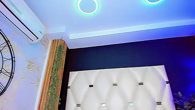 AnnaRouseQueen online show from 04-29-26, 07:53