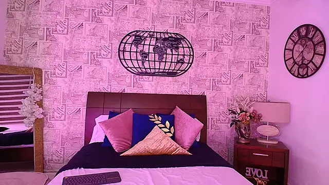 meredith jones online show from 11-30-25, 01:04