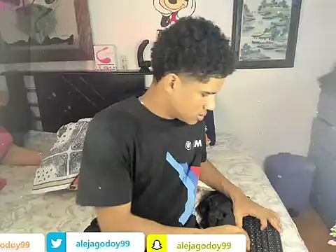 Snapshot of JUANBIGCOCK21CM chatting on 11-27-25, 12:40 JUANBIGCOCK21CM online show from 11-27-25, 12:40