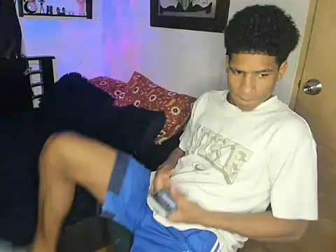 Snapshot of JUANBIGCOCK21CM chatting on 12-02-25, 11:56 JUANBIGCOCK21CM online show from 12-02-25, 11:56