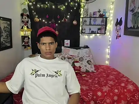 Snapshot of JUANBIGCOCK21CM chatting on 12-14-25, 04:01 JUANBIGCOCK21CM online show from 12-14-25, 04:01