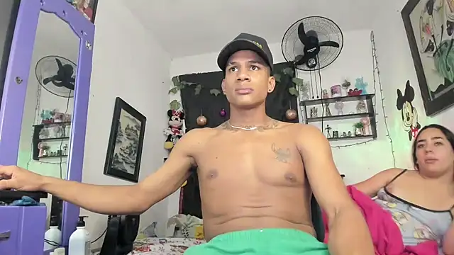 Snapshot of JUANBIGCOCK21CM chatting on 12-23-25, 03:15 JUANBIGCOCK21CM online show from 12-23-25, 03:15