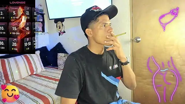 Snapshot of JUANBIGCOCK21CM chatting on 03-13-26, 03:40 JUANBIGCOCK21CM online show from 03-13-26, 03:40