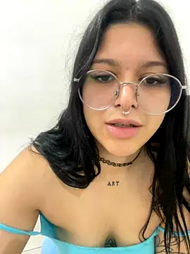 Snapshot of amazonaa9 chatting on 11-29-25, 05:05 amazonaa9 online show from 11-29-25, 05:05