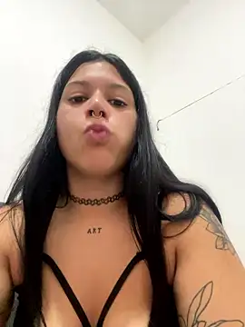 Snapshot of amazonaa9 chatting on 01-09-26, 06:42 amazonaa9 online show from 01-09-26, 06:42