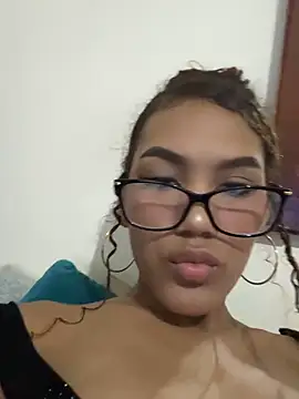 luciagray1 online show from 04-19-26, 12:22