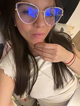 Snapshot of Mariana_Ve chatting on 11-08-25, 03:39 Mariana Ve online show from 11-08-25, 03:39