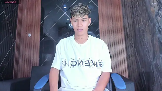 Timmy Kiing  online show from 11-28-25, 08:33