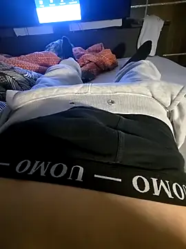 cazzoficasposati online show from 11-18-25, 09:52