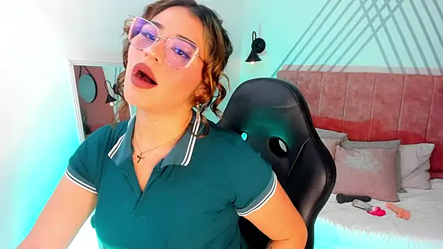 Snapshot of Dakhota_Rouge chatting on 01-08-26, 05:10 Dakhota Rouge online show from 01-08-26, 05:10