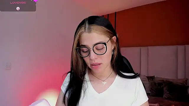 Snapshot of Dakhota_Rouge chatting on 05-10-26, 04:39 Dakhota Rouge online show from 05-10-26, 04:39