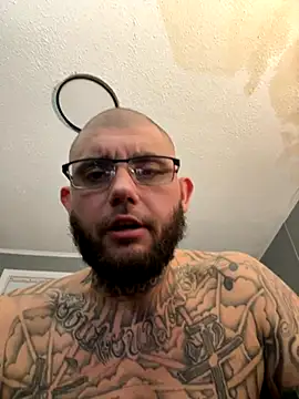 Snapshot of trickydickydaddy chatting on 11-22-25, 12:53 trickydickydaddy online show from 11-22-25, 12:53