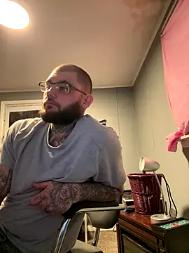 Snapshot of trickydickydaddy chatting on 12-04-25, 01:26 trickydickydaddy online show from 12-04-25, 01:26