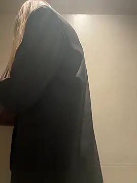 SashaCatt online show from 11-14-25, 07:40