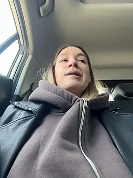 SashaCatt online show from 04-12-26, 08:19