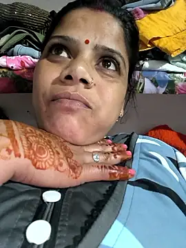 Hot suini online show from 02-20-26, 03:23