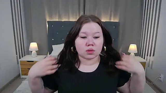 EvaNova  online show from 12-14-25, 04:18