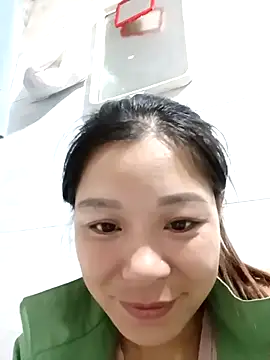 Lyla john online show from 12-21-25, 01:07