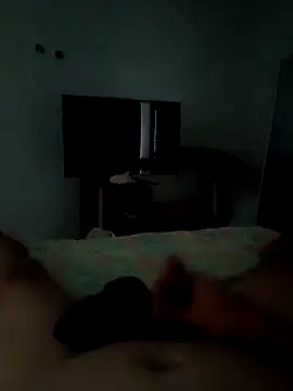 Snapshot of Lupercinio chatting on 11-19-25, 04:07 Lupercinio online show from 11-19-25, 04:07