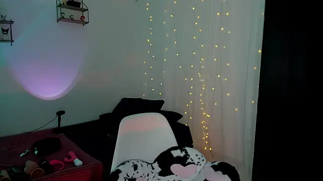 Tamara Aluna  online show from 07-29-26, 07:01