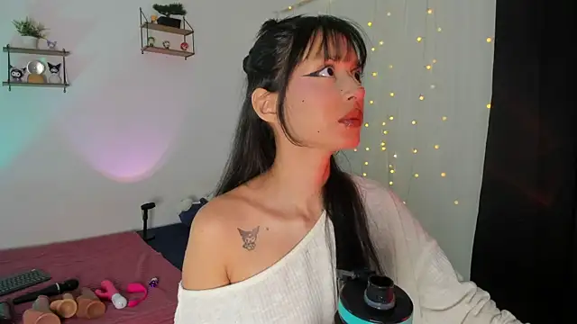Tamara Aluna  online show from 07-30-26, 06:18