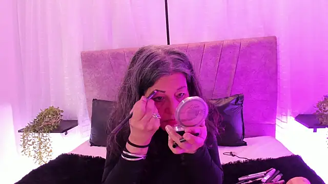 Victoriaa Anderson online show from 04-18-26, 01:59