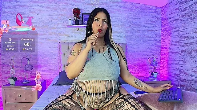 Snapshot of Sasha_Larsen chatting on 07-18-26, 04:05 Sasha Larsen online show from 07-18-26, 04:05