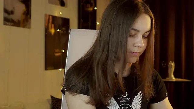 Snapshot of FrancescaCavaliere chatting on 06-19-26, 12:53 FrancescaCavaliere online show from 06-19-26, 12:53