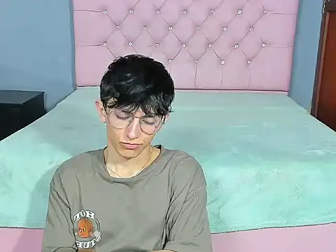 ElanGiraldo online show from 01-14-26, 09:31