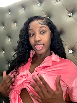 Snapshot of ToyaThick chatting on 11-12-25, 02:17 ToyaThick online show from 11-12-25, 02:17