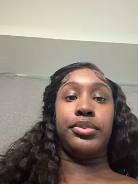 Snapshot of ToyaThick chatting on 11-14-25, 09:02 ToyaThick online show from 11-14-25, 09:02