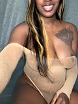 Snapshot of ToyaThick chatting on 11-30-25, 05:28 ToyaThick online show from 11-30-25, 05:28