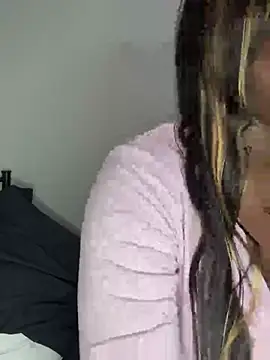 Snapshot of ToyaThick chatting on 01-11-26, 06:13 ToyaThick online show from 01-11-26, 06:13