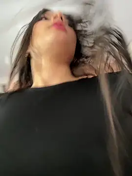 Snapshot of EmmiiGlow chatting on 02-13-26, 09:33 EmmiiGlow online show from 02-13-26, 09:33