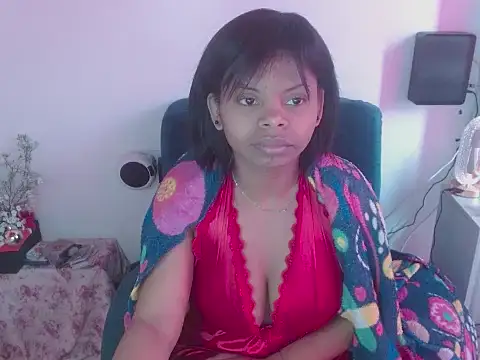 Snapshot of Rey_lizeth73 chatting on 12-19-25, 12:23 Rey lizeth73 online show from 12-19-25, 12:23