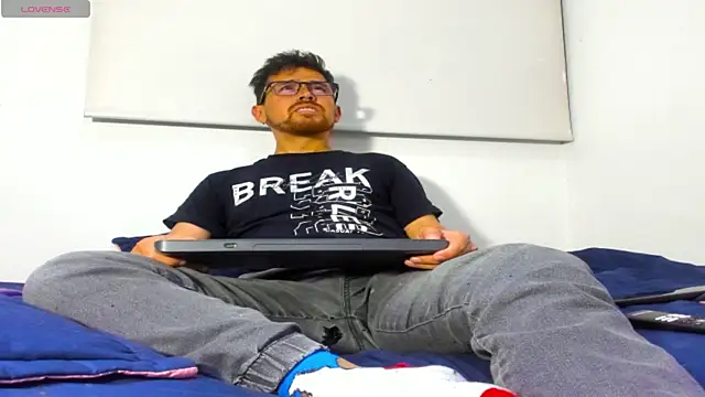 Snapshot of Prince1_dark chatting on 01-10-26, 04:03 Prince1 dark online show from 01-10-26, 04:03