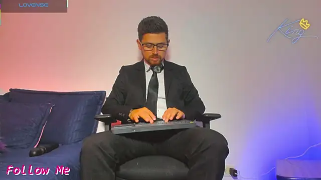 Snapshot of Prince1_dark chatting on 01-14-26, 05:13 Prince1 dark online show from 01-14-26, 05:13